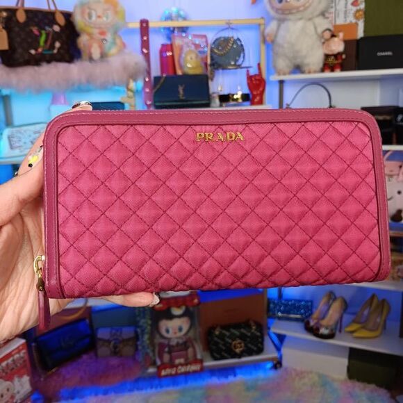 New in Box Prada Tessuto Leather Large Zip Wallet w/ Authenticity card - Picture 2 of 13